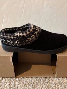 NIB Men's Clarks Indoor/Outdoor Black Slippers Size 9 Supplier Style